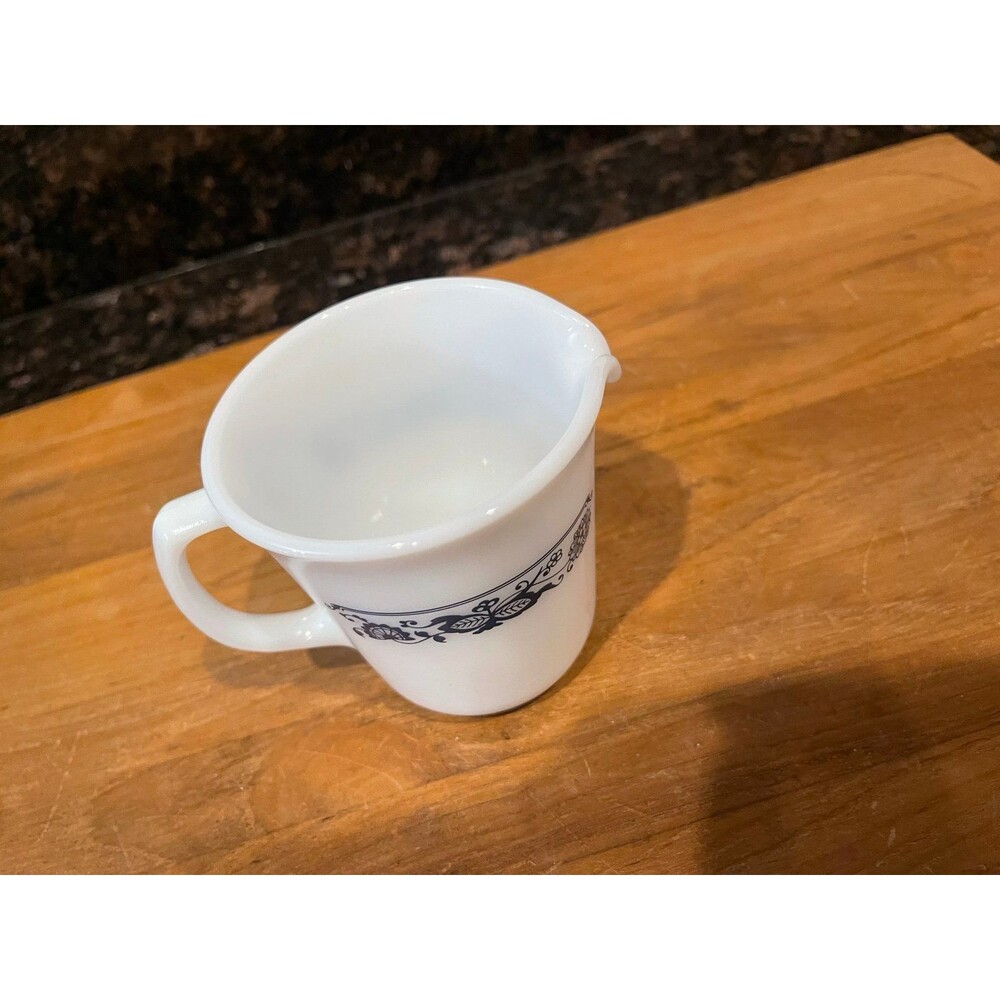 Vintage Pyrex Creamer Old Town Milk Glass - Picture 2 of 5